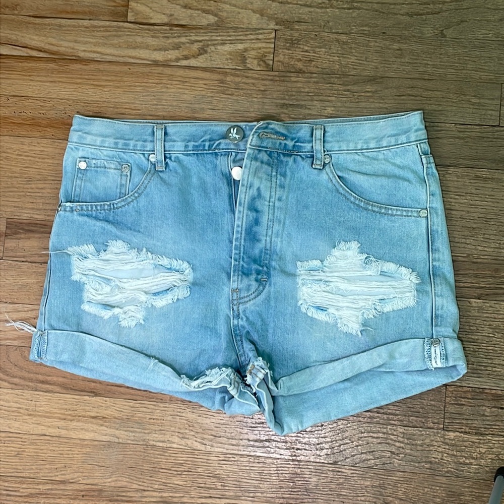 One Teaspoon light denim shorts size 28